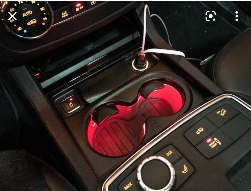 Máy cắt siêu âm cầm tay đa năng của MECSTECH VINA sử dụng lắp đặt cốc nóng lạnh trên xe hơi